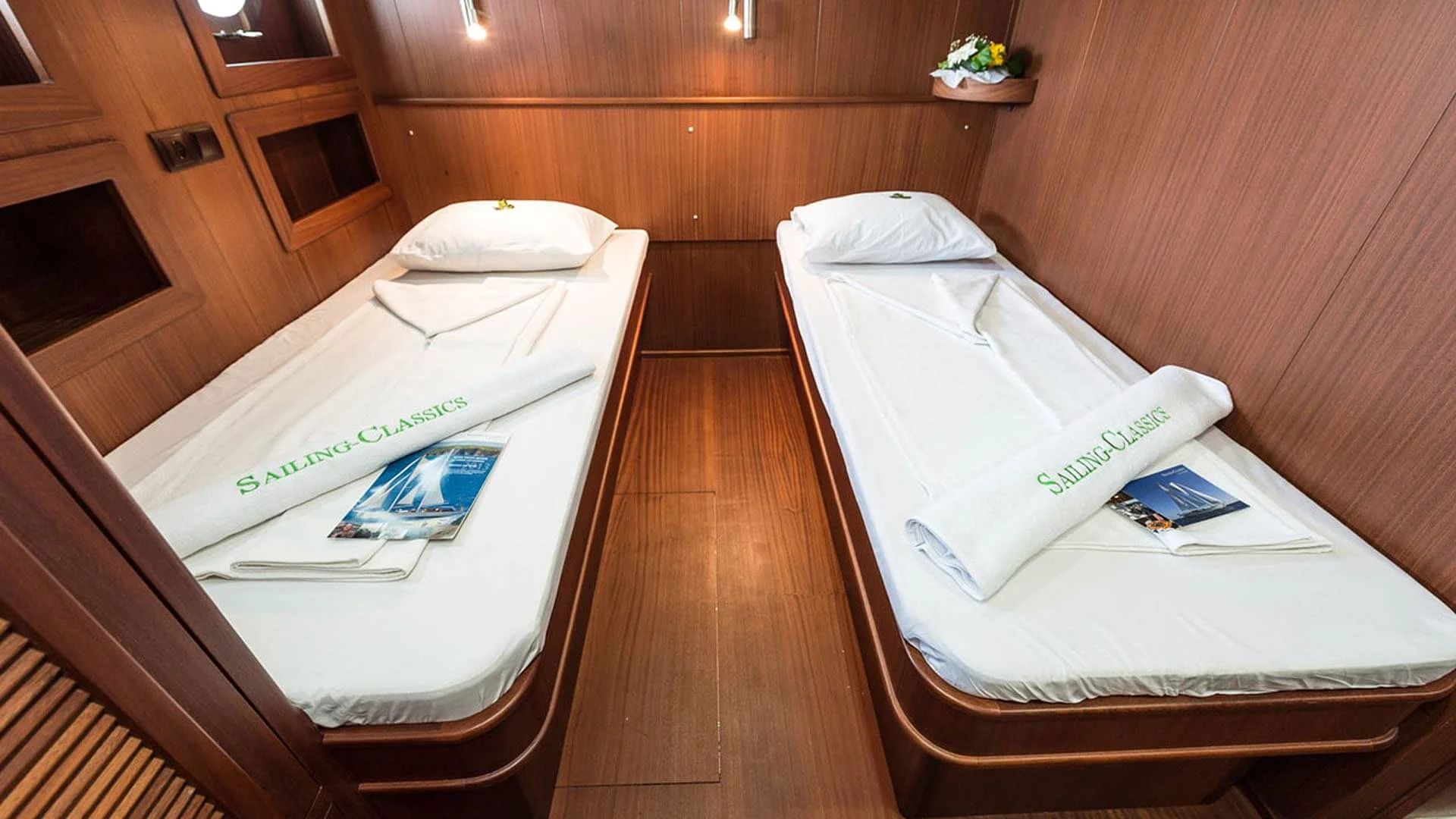 An image of Chronos yacht
