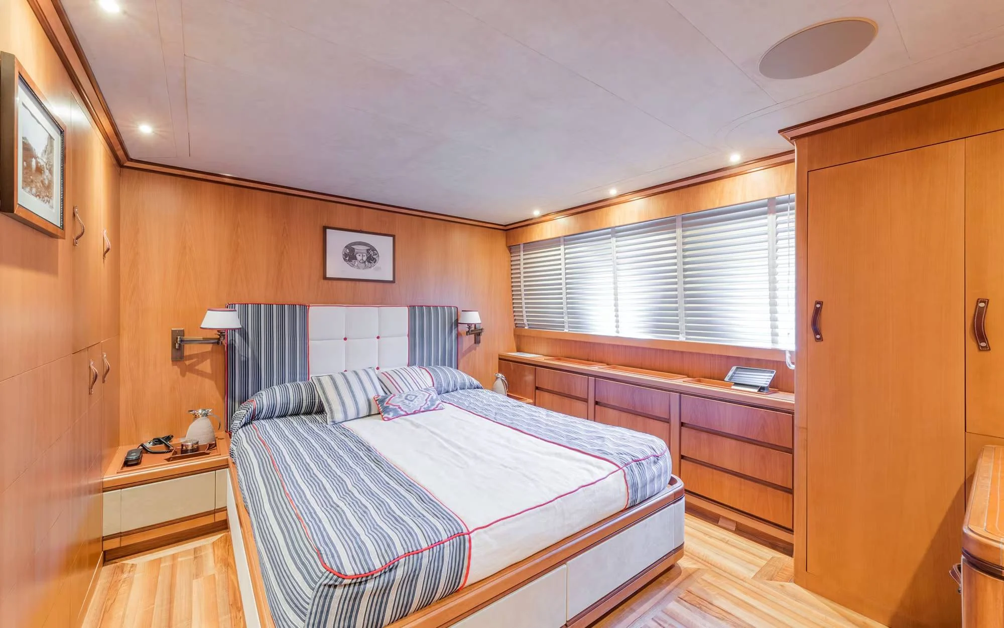 An image of Angra Too yacht