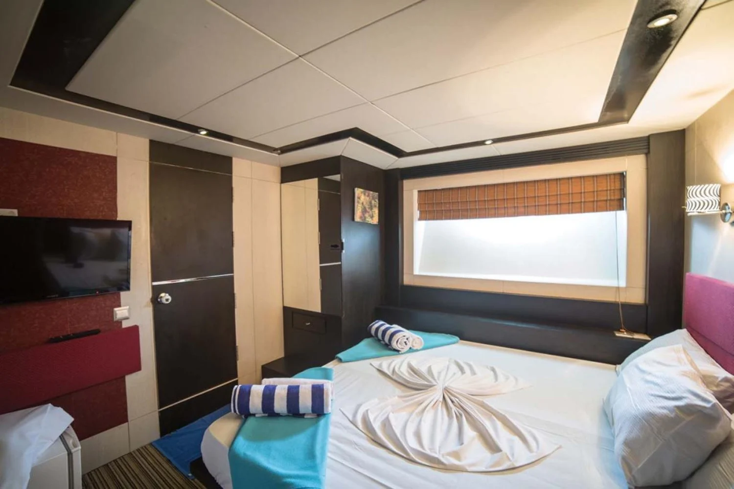 An image of Honors Legacy yacht