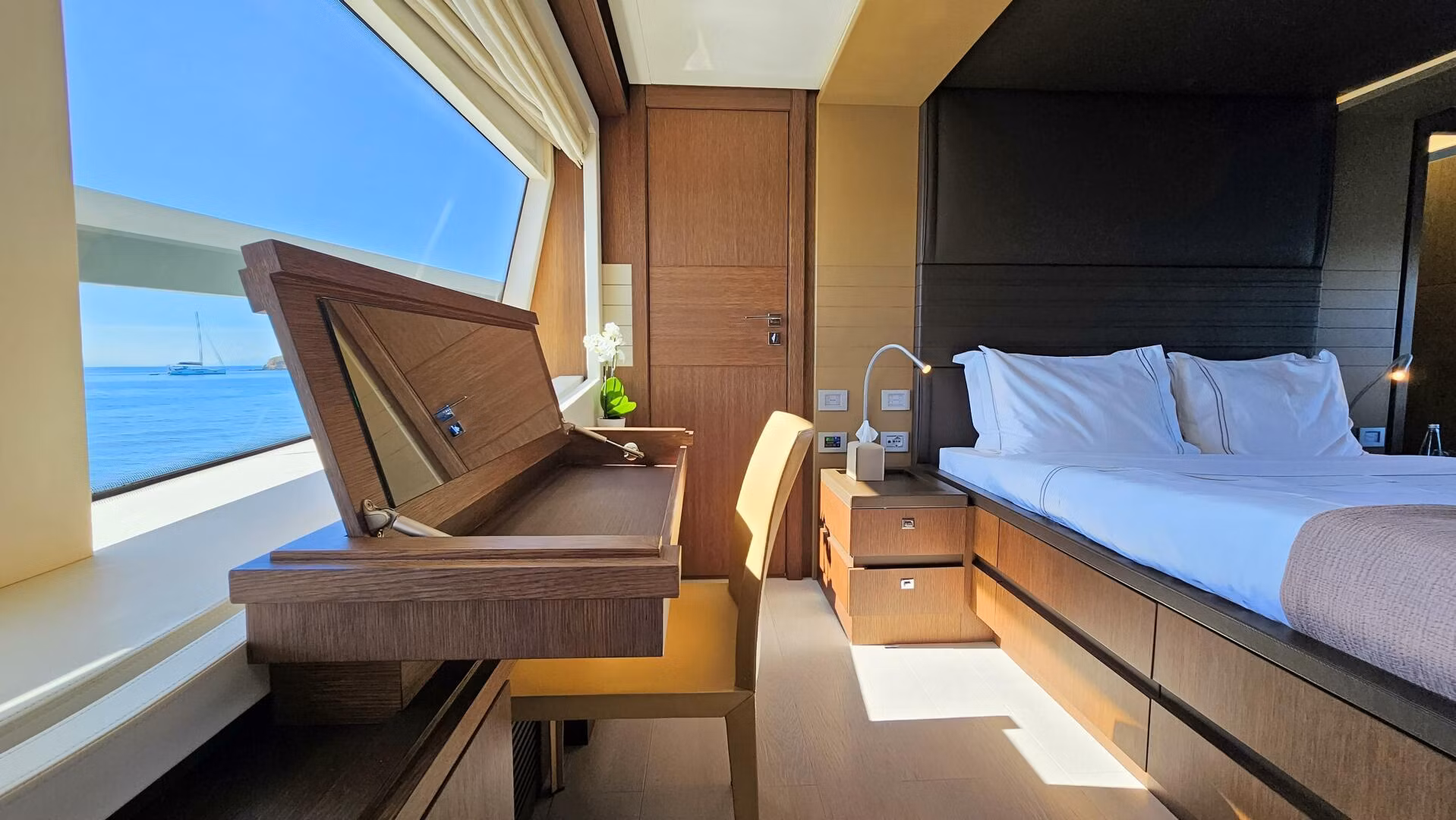 An image of Infinitas yacht