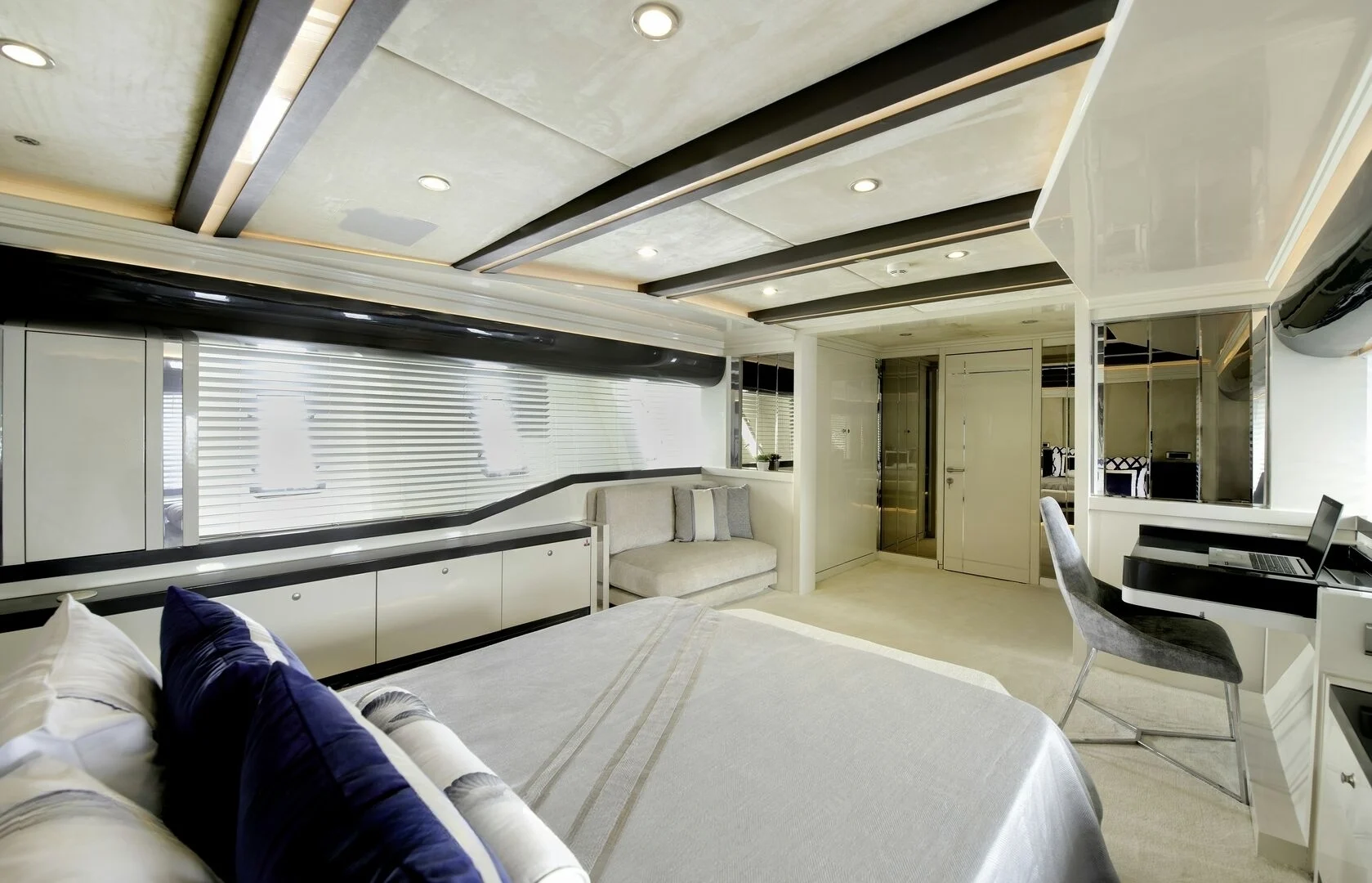 An image of Vetro yacht