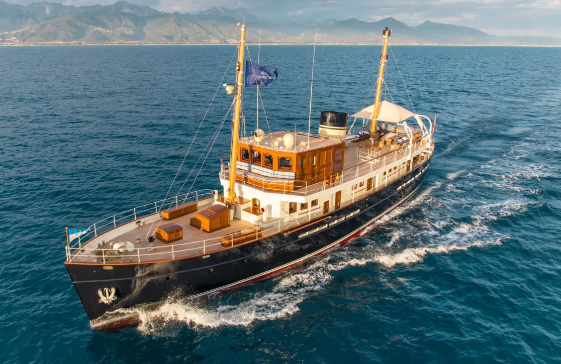 An image of Taransay yacht
