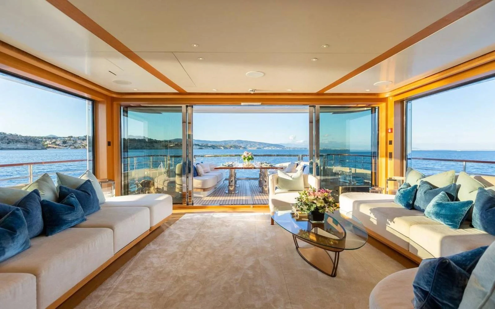 An image of Solis yacht