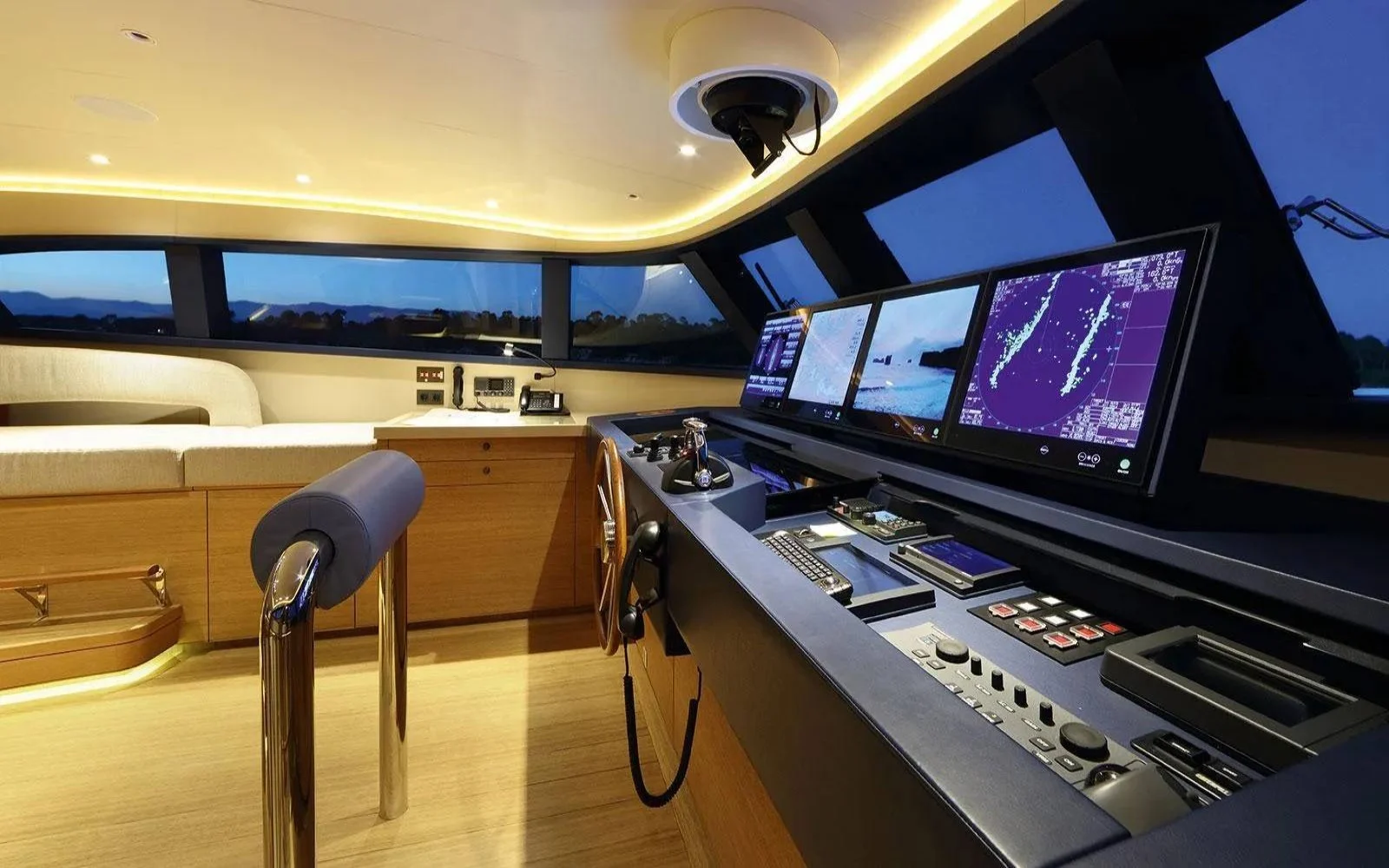 An image of Solis yacht