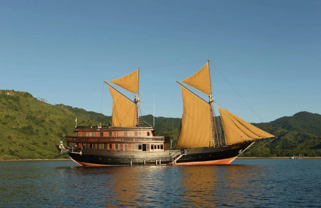 An image of Alila Purnama yacht