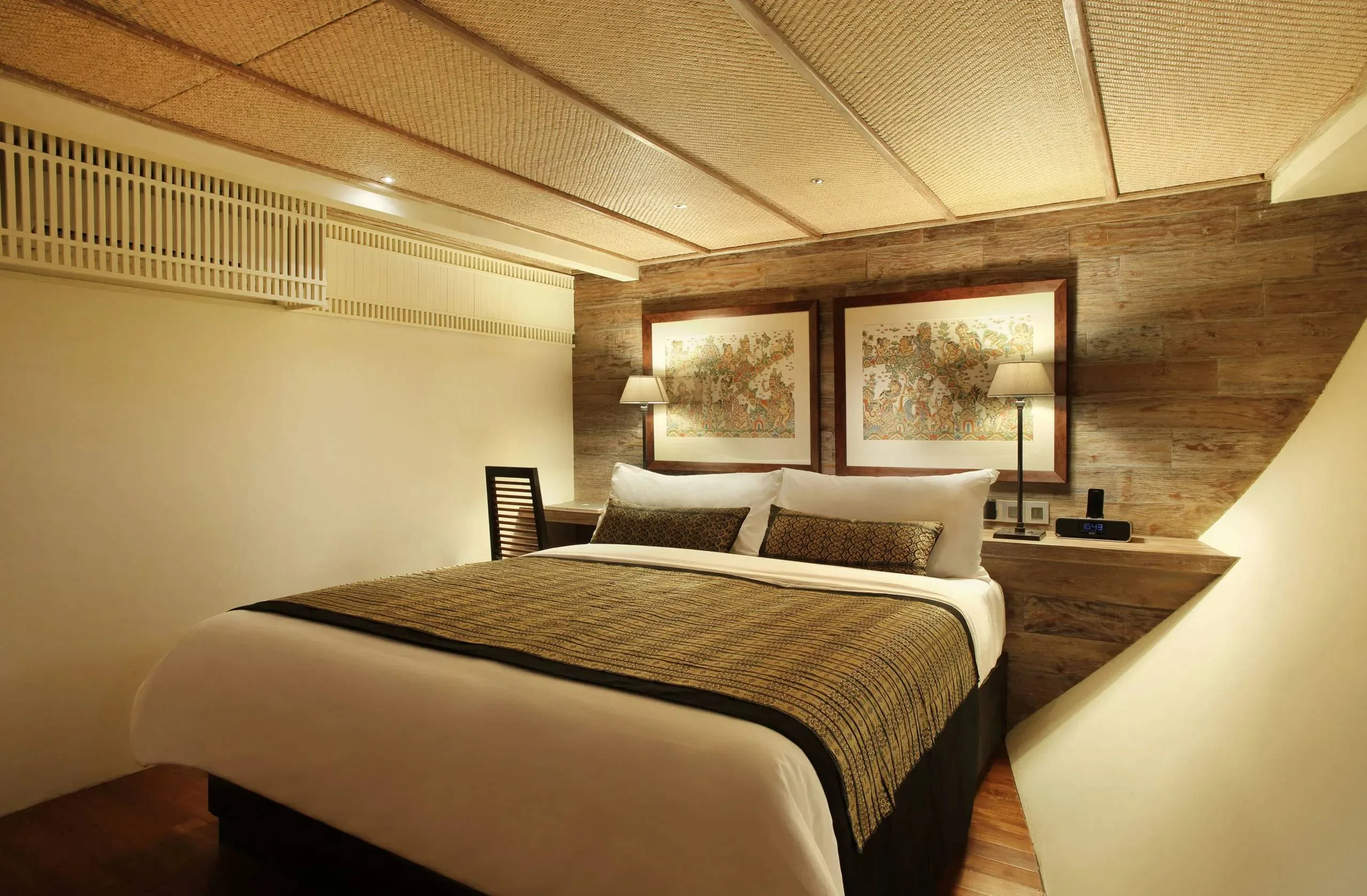 An image of Alila Purnama yacht