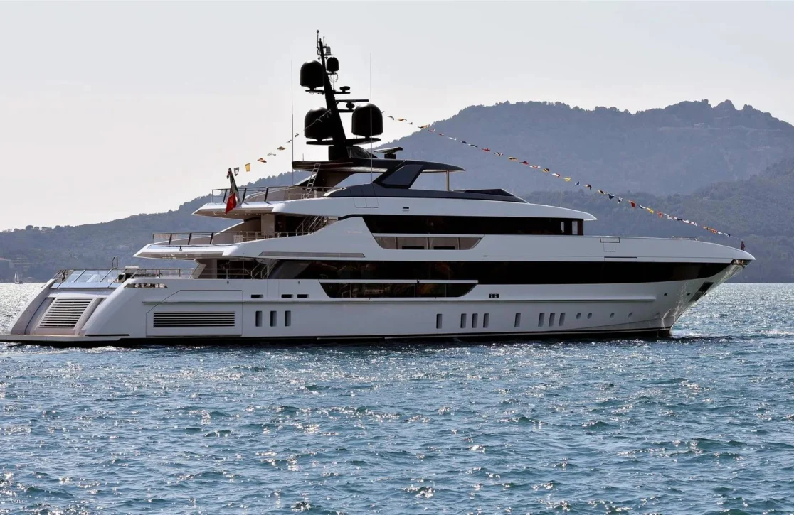An image of Alulim yacht