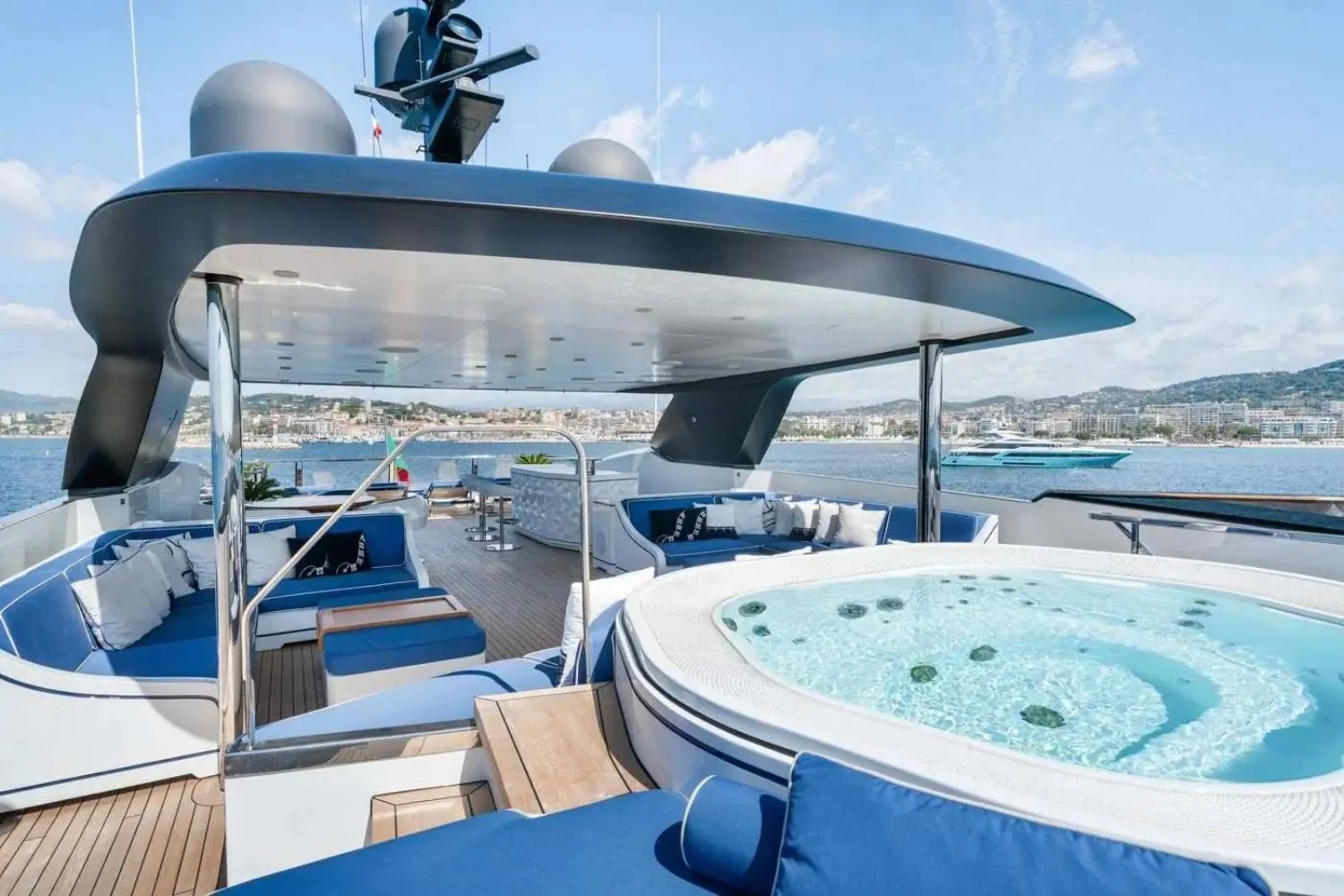 An image of Alulim yacht