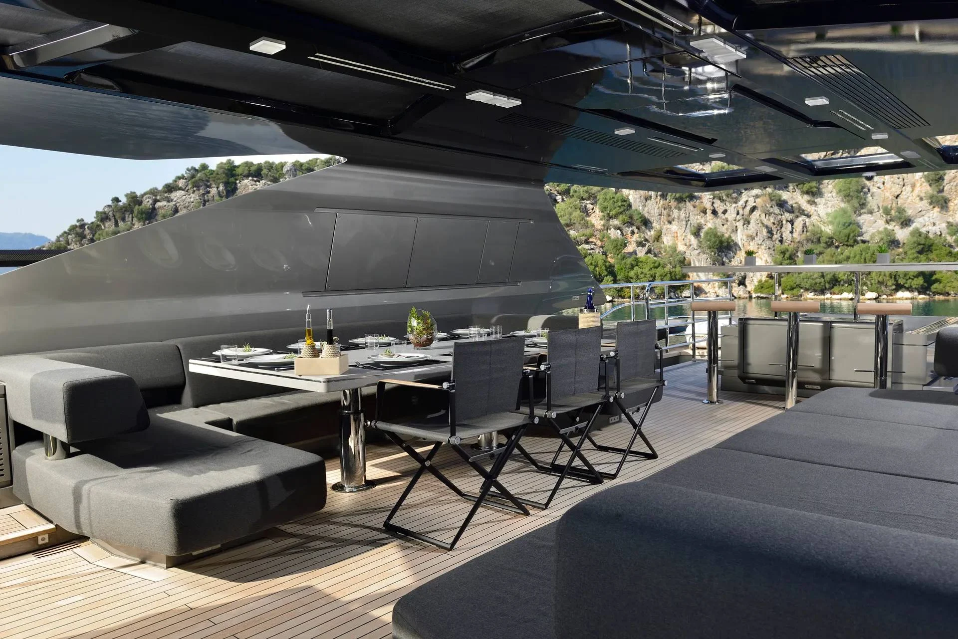 An image of FX yacht