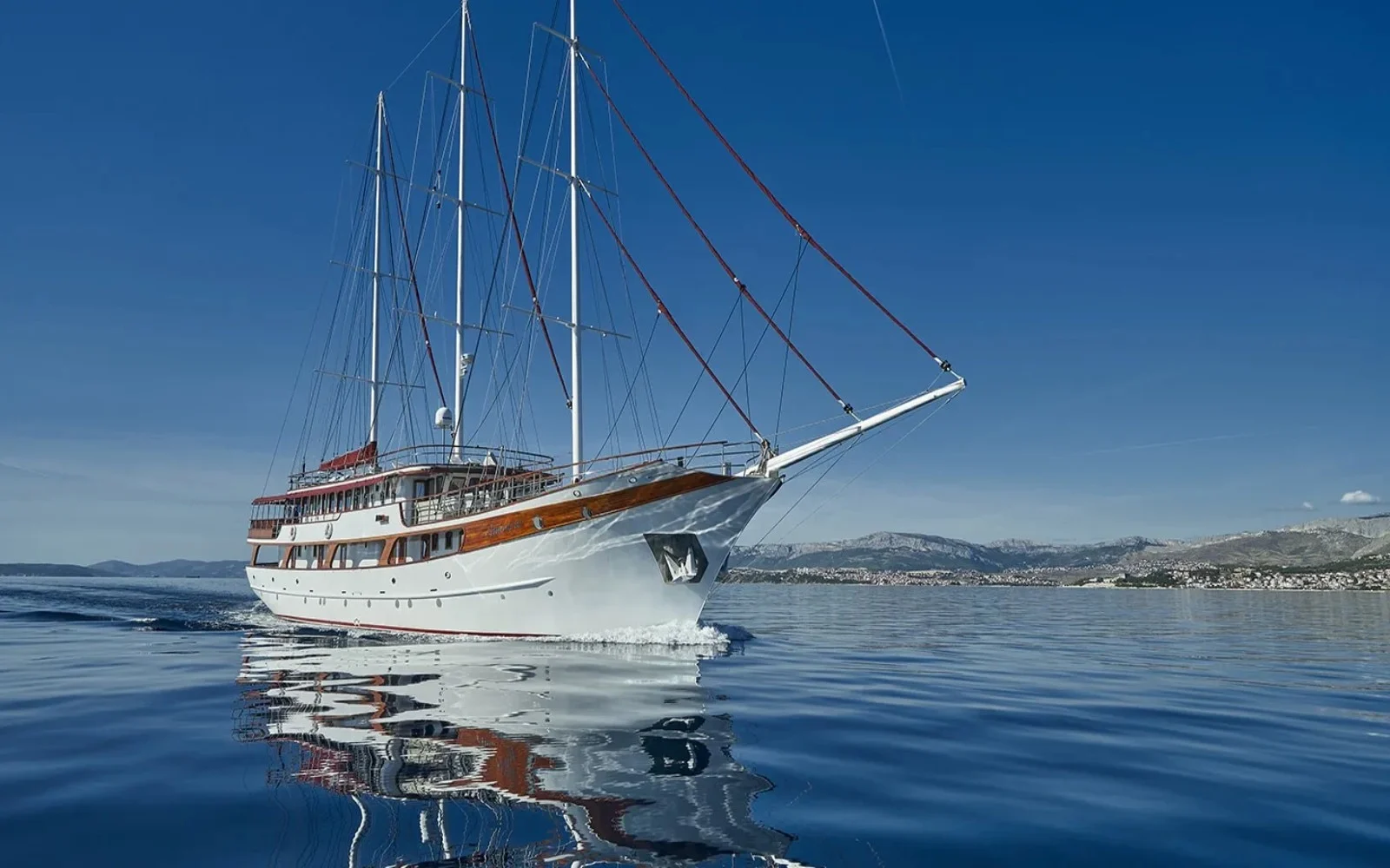 An image of Amorena yacht