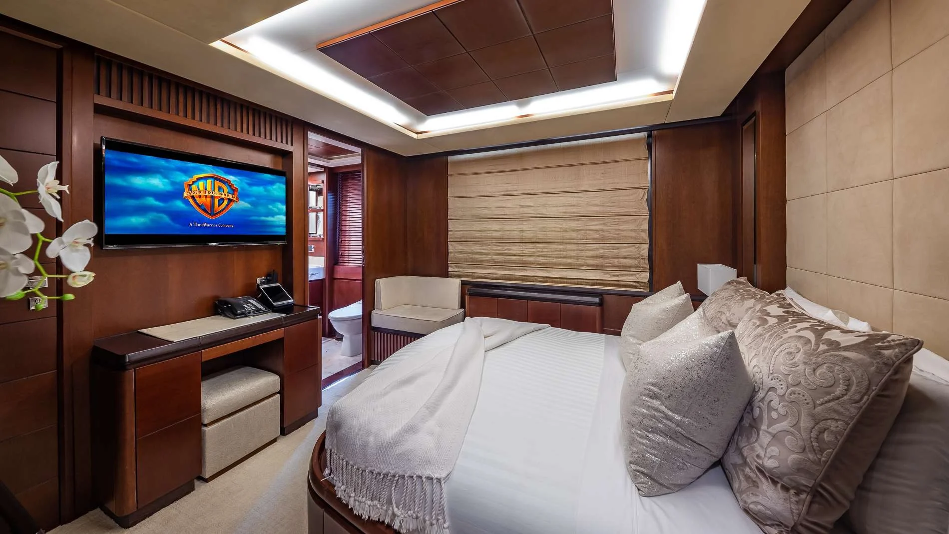 An image of Tail Lights yacht