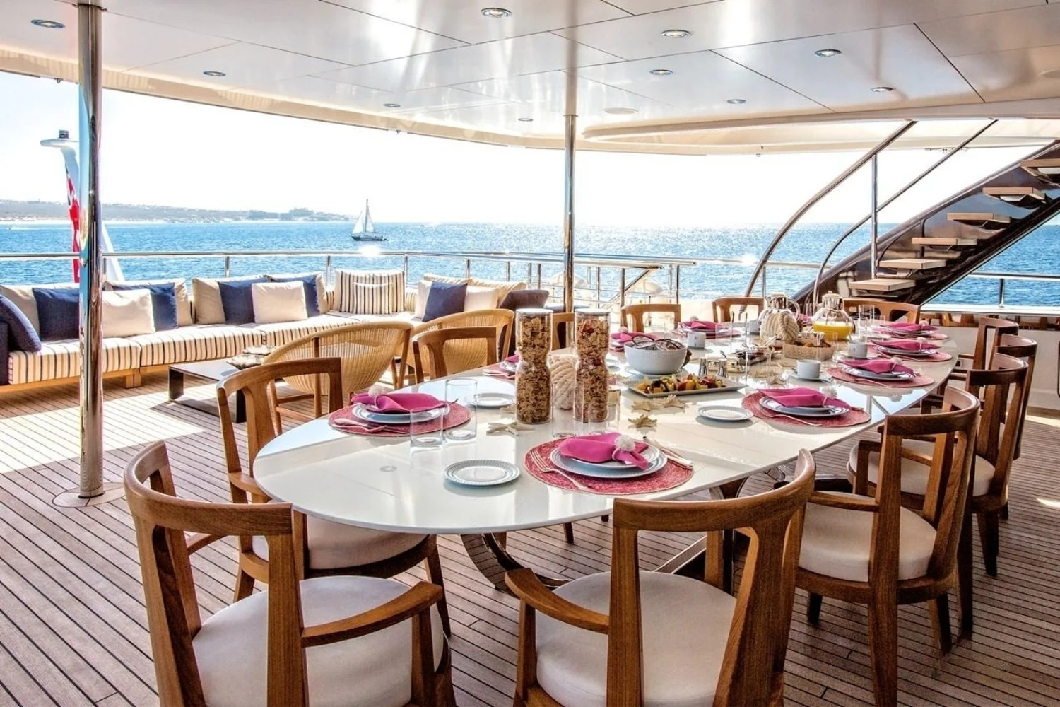 An image of Hallo yacht