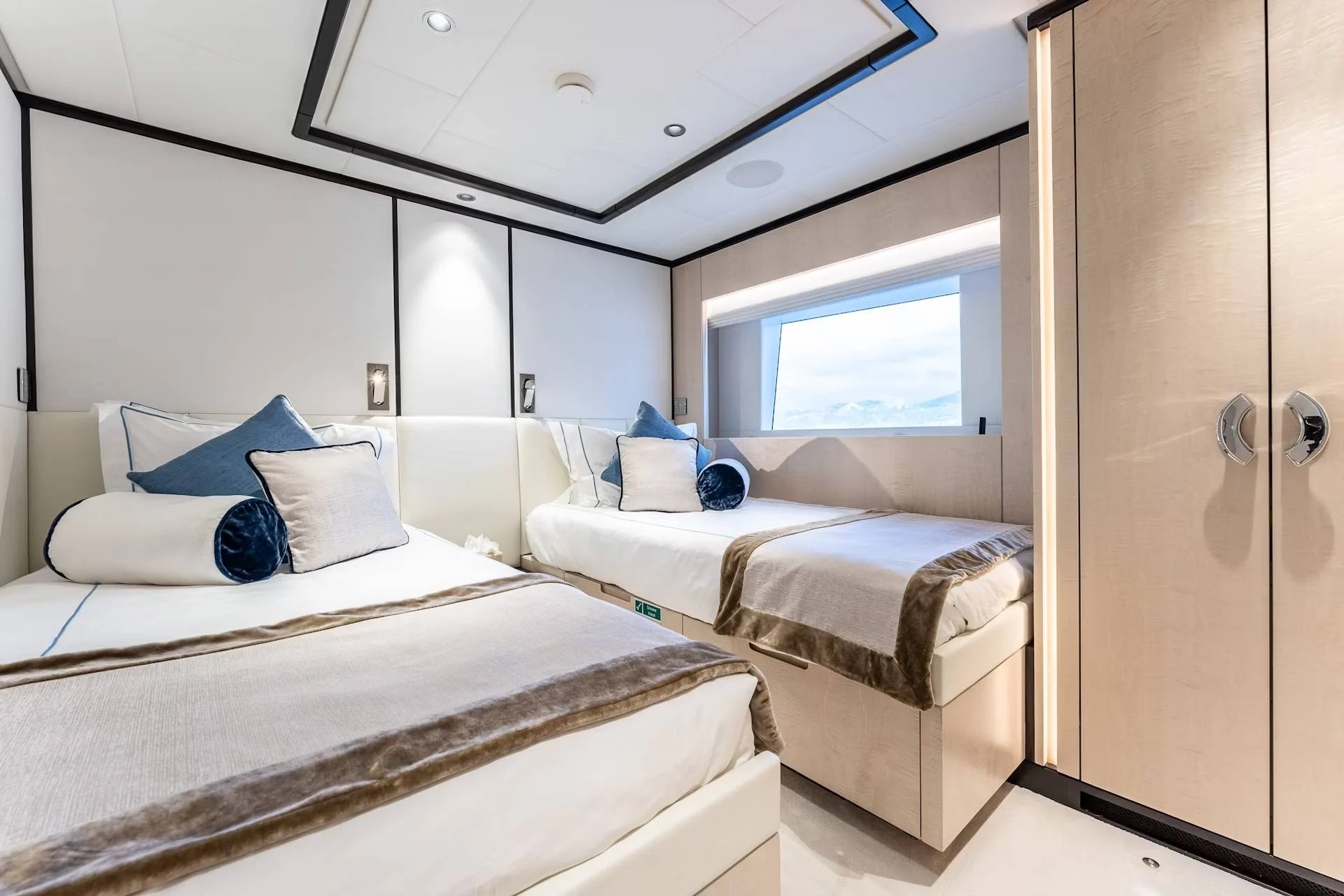 An image of Optimism yacht