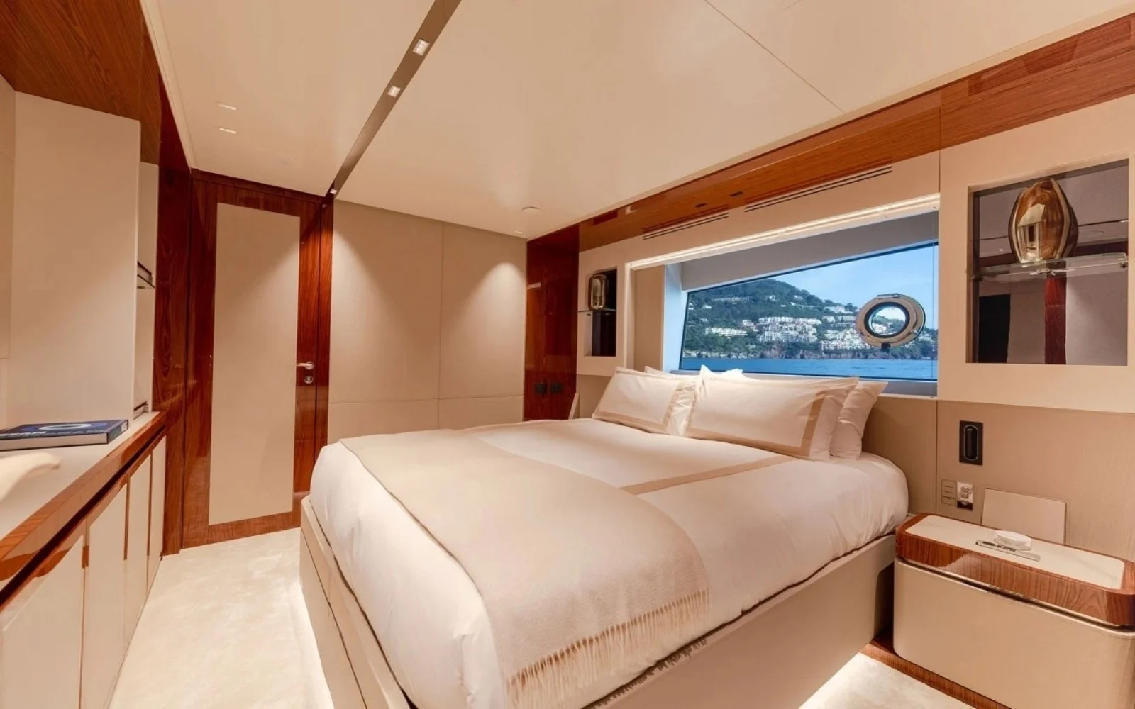 An image of Lafayette yacht