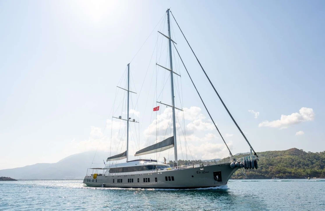 An image of De Love yacht