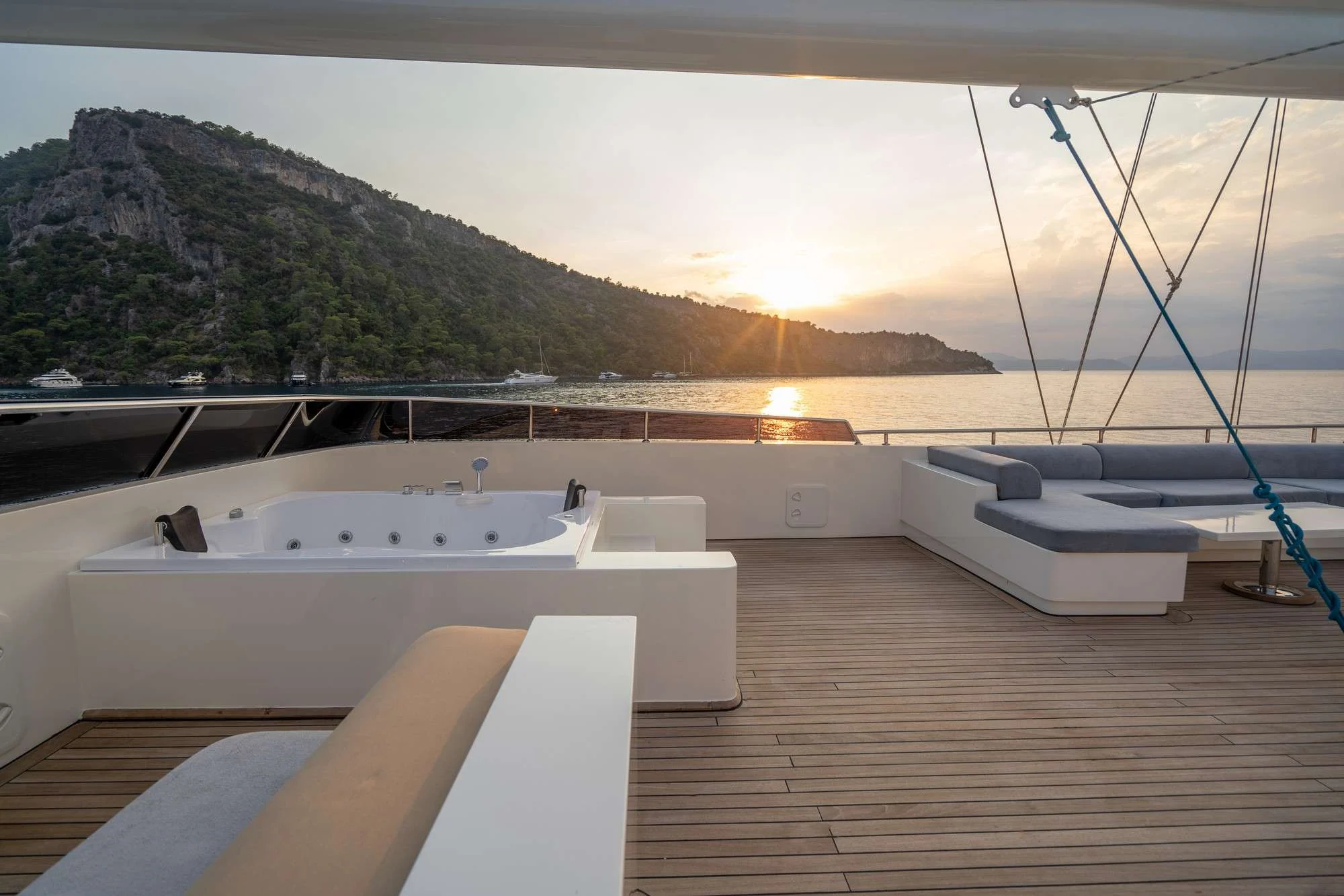 An image of De Love yacht