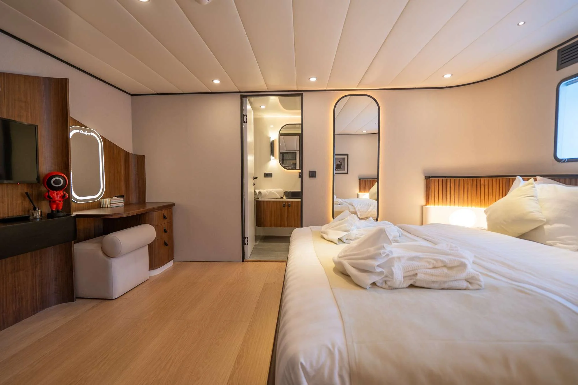 An image of De Love yacht