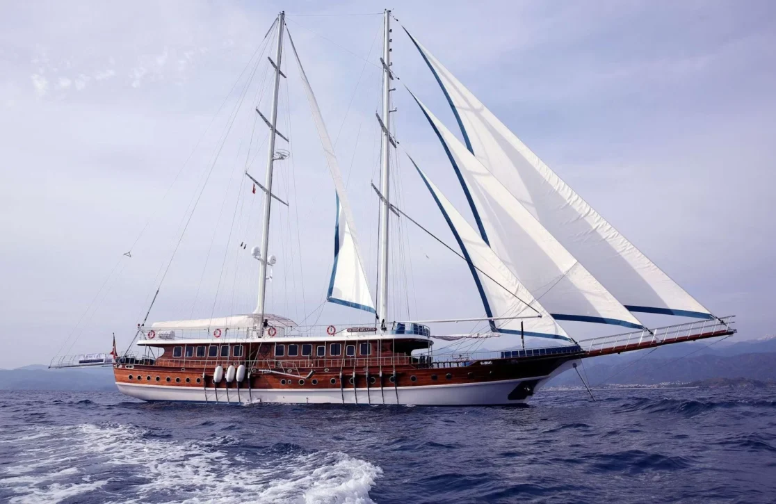 An image of Queen Atlantis yacht