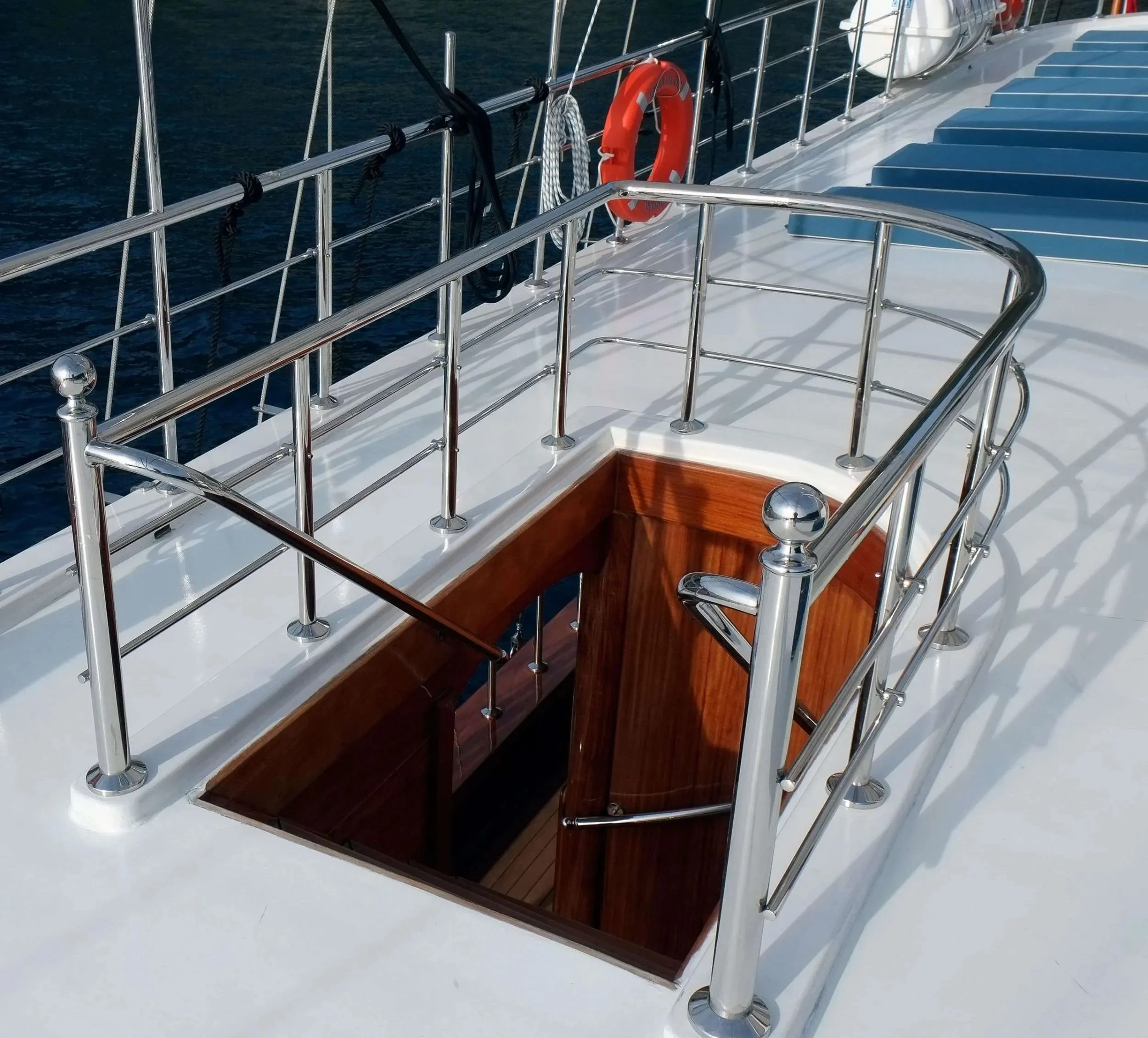 An image of Queen Atlantis yacht