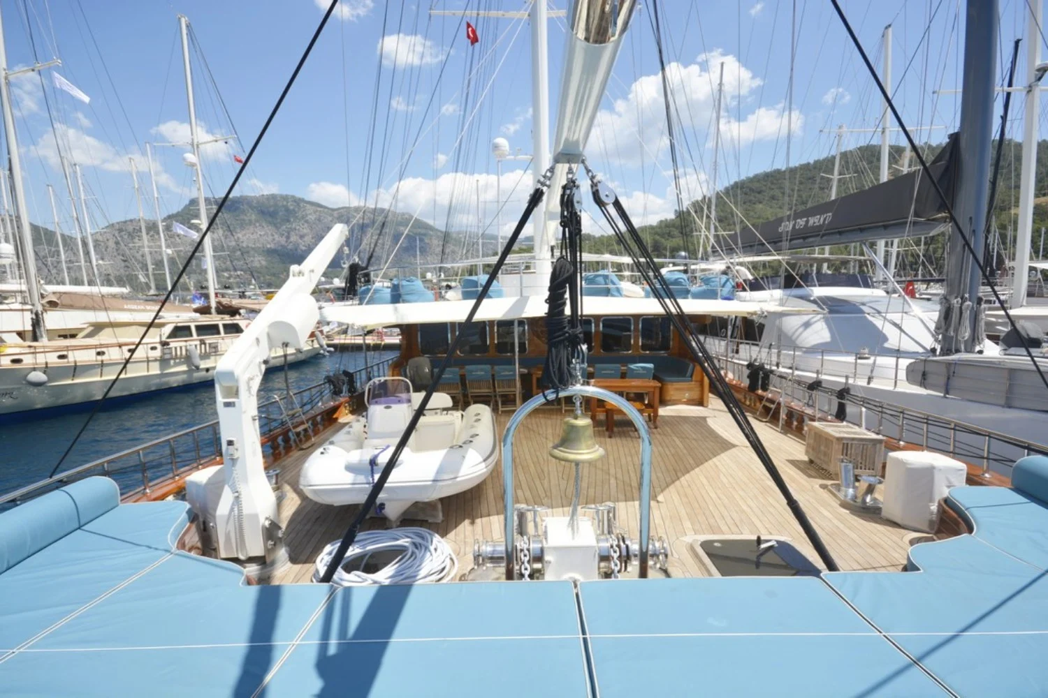 An image of Queen Atlantis yacht
