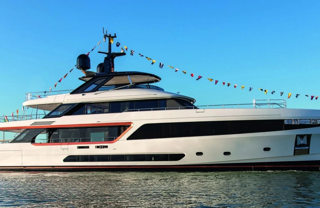 An image of Legend yacht