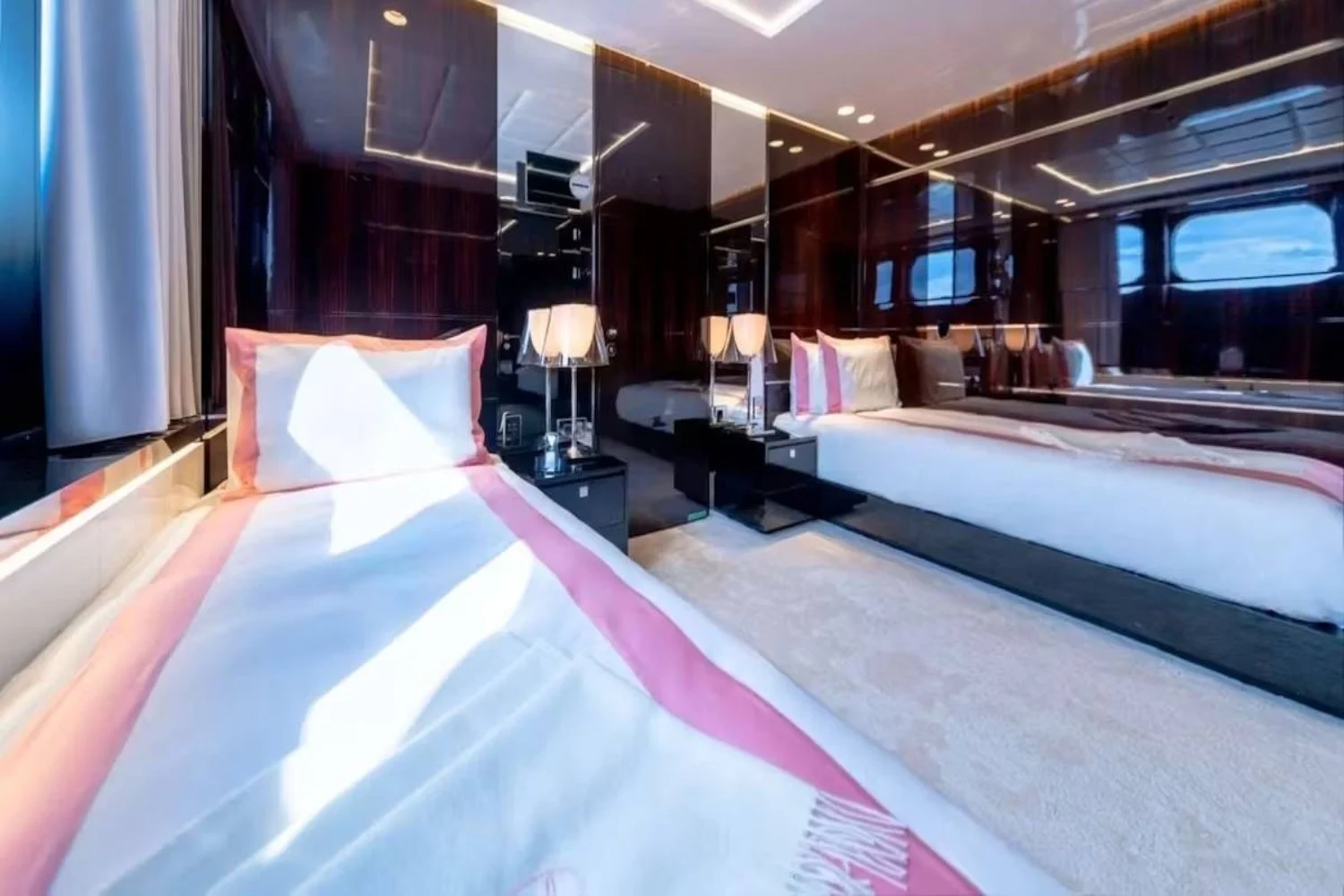 An image of Pearl yacht