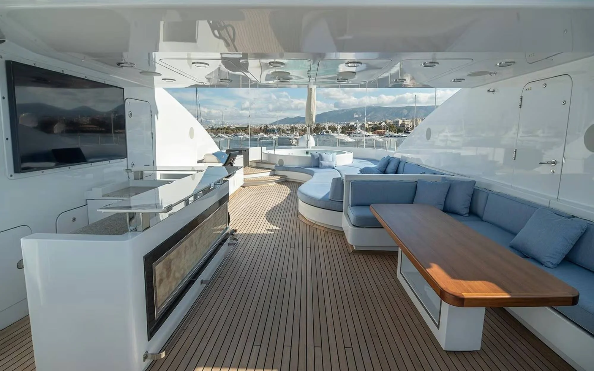 An image of Turquoise yacht