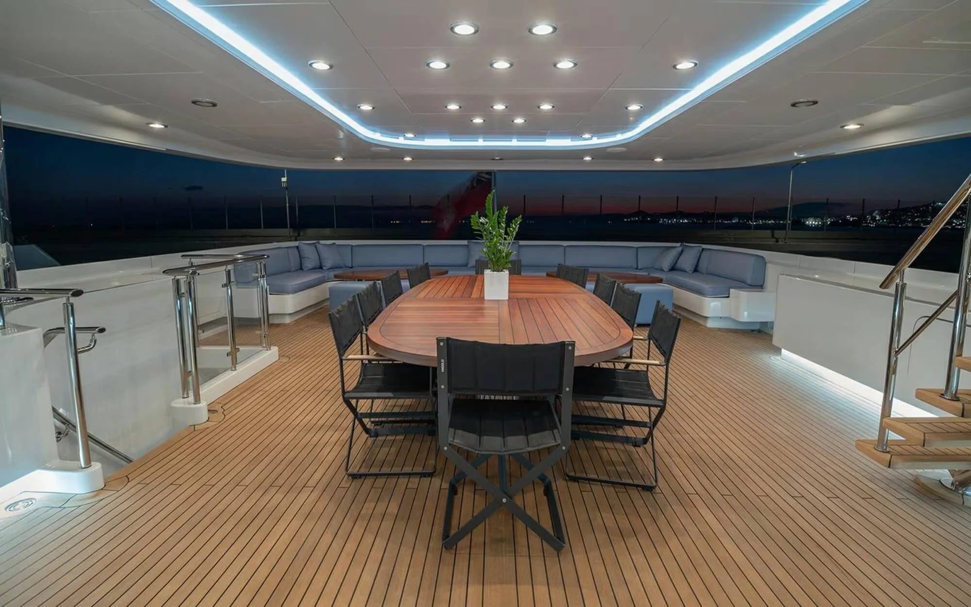 An image of Turquoise yacht