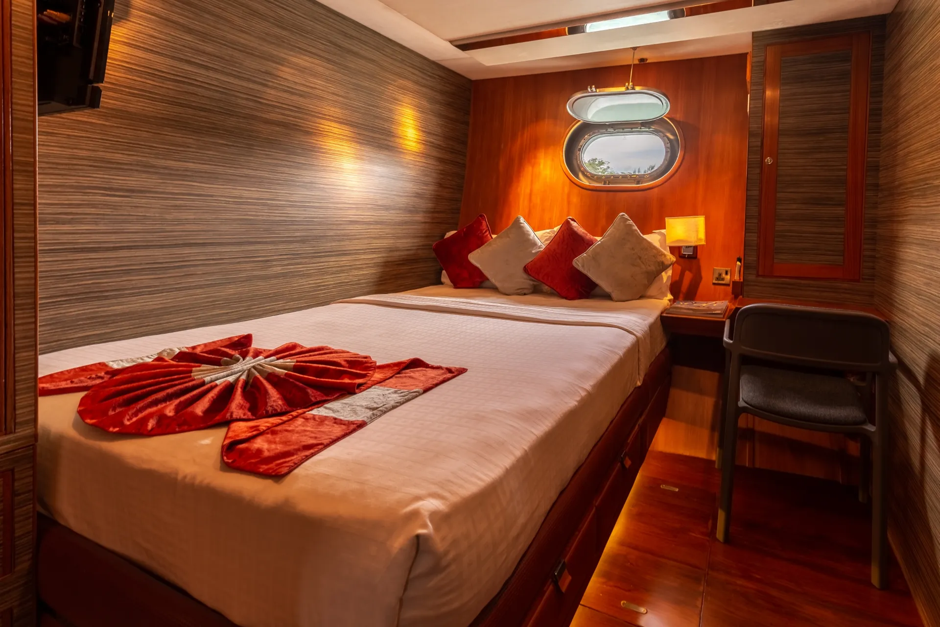 An image of Silver Lining yacht