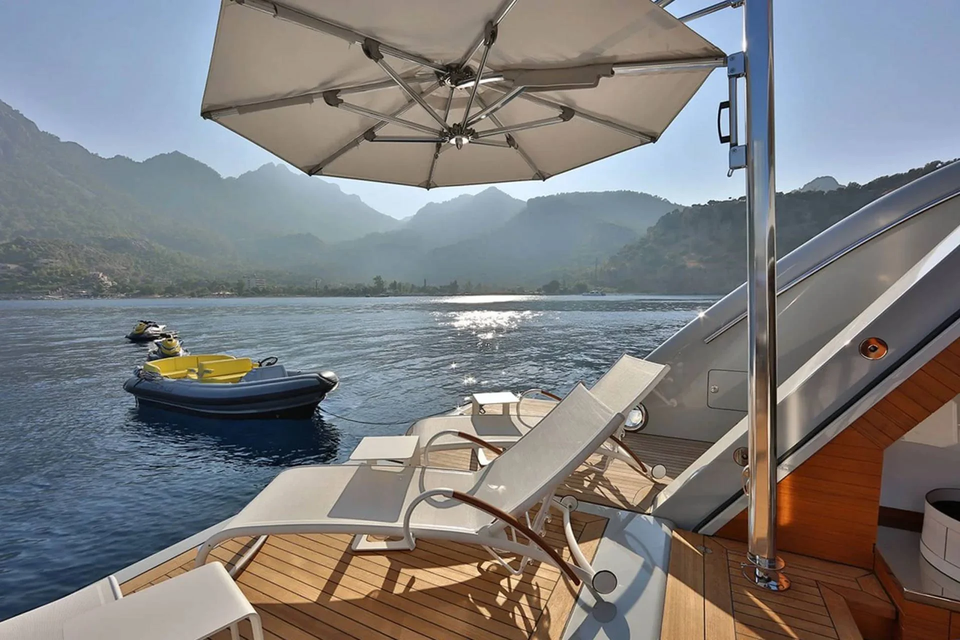 An image of Quasar yacht