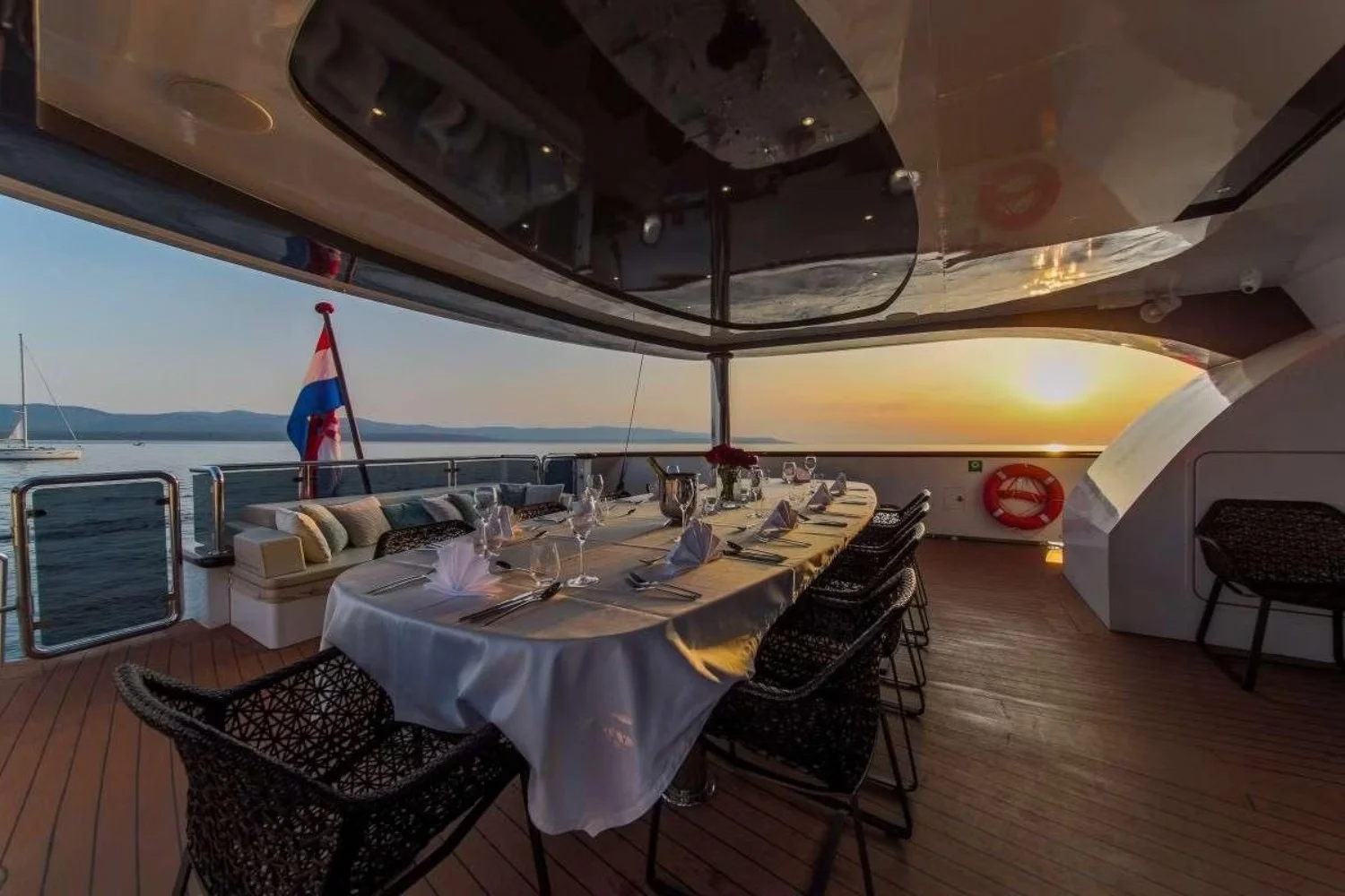 An image of Omnia yacht