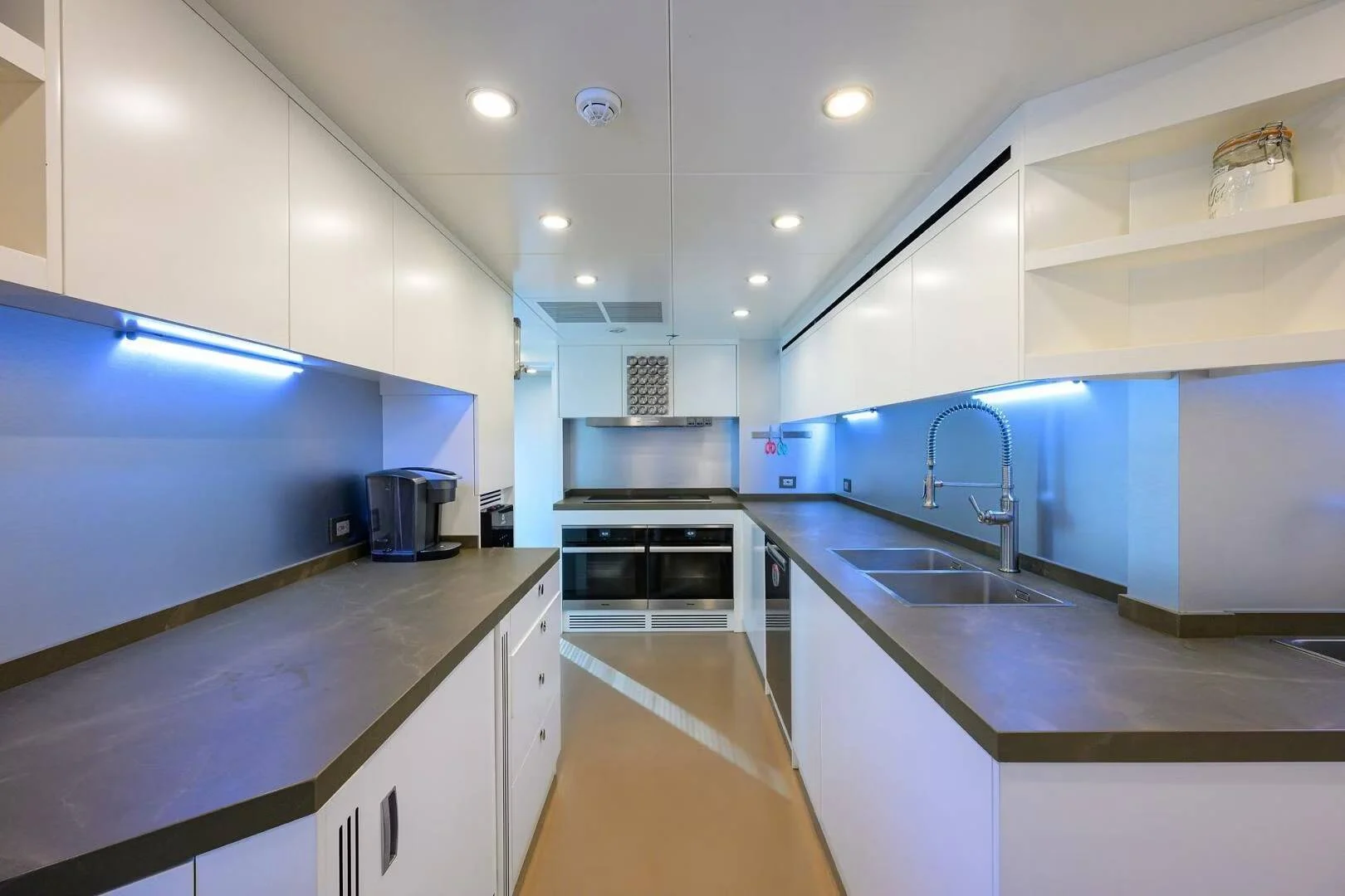 An image of Amore yacht