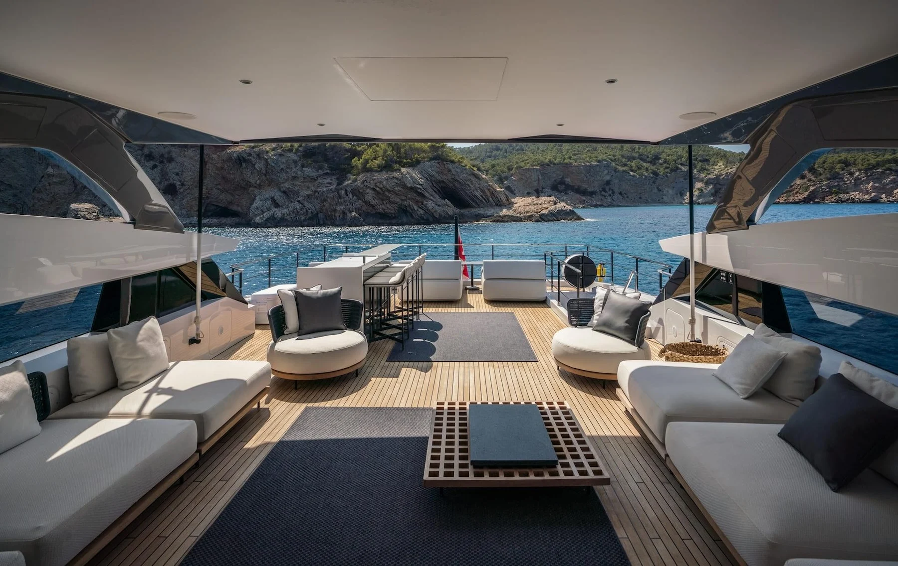 An image of Alvium yacht