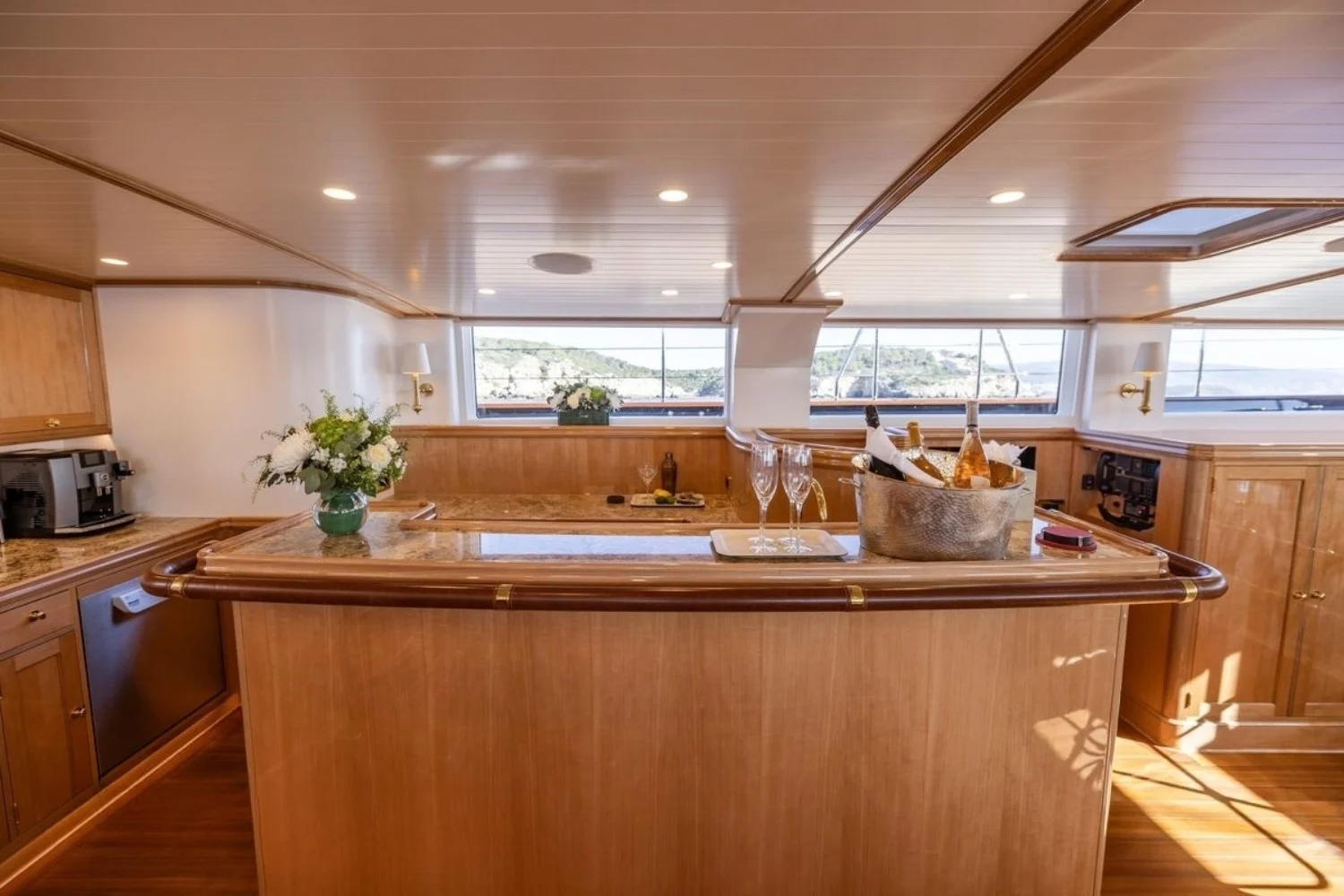 An image of Maximus yacht