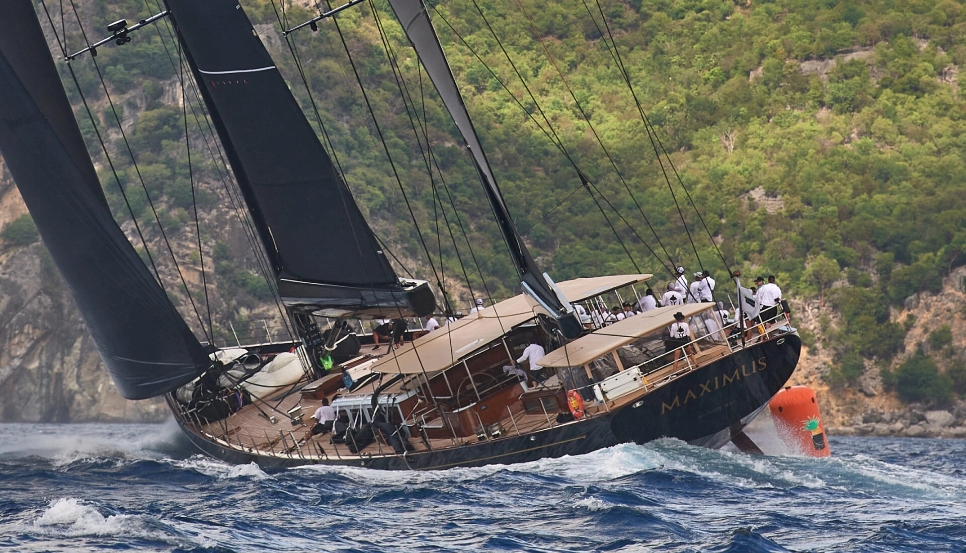 An image of Maximus yacht